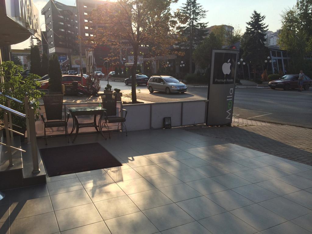 Hotel Real Prishtine Bagian luar foto
