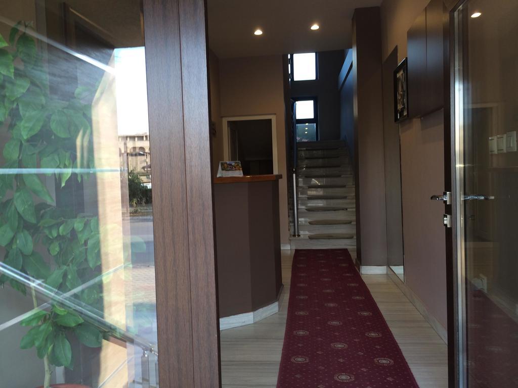Hotel Real Prishtine Bagian luar foto