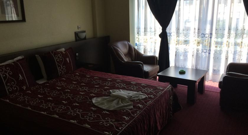 Hotel Real Prishtine Bagian luar foto